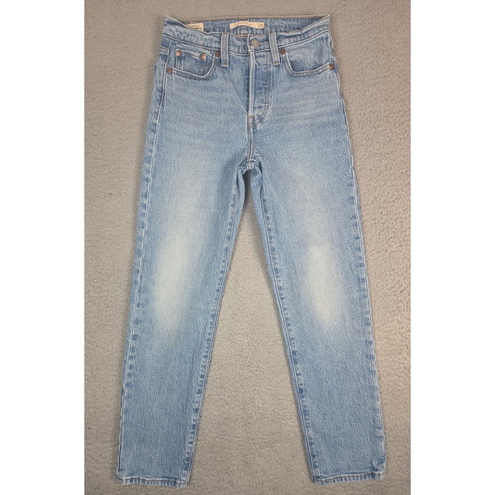 Levis Premium Jeans Wedgie Straight Womens 23 (24x27) Blue Light Button Fly
